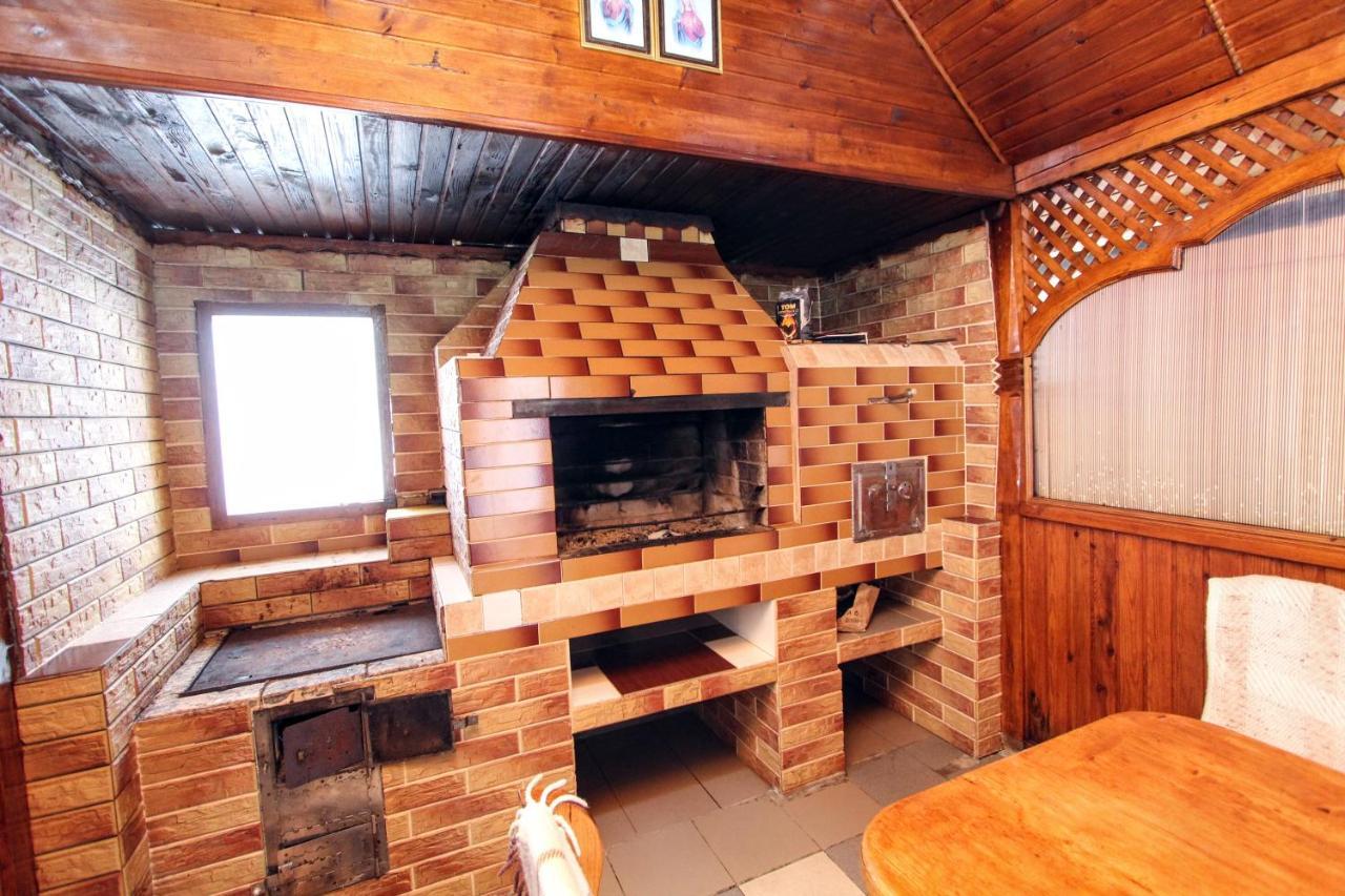 Cottage "Kliverent" 亚列姆切 外观 照片