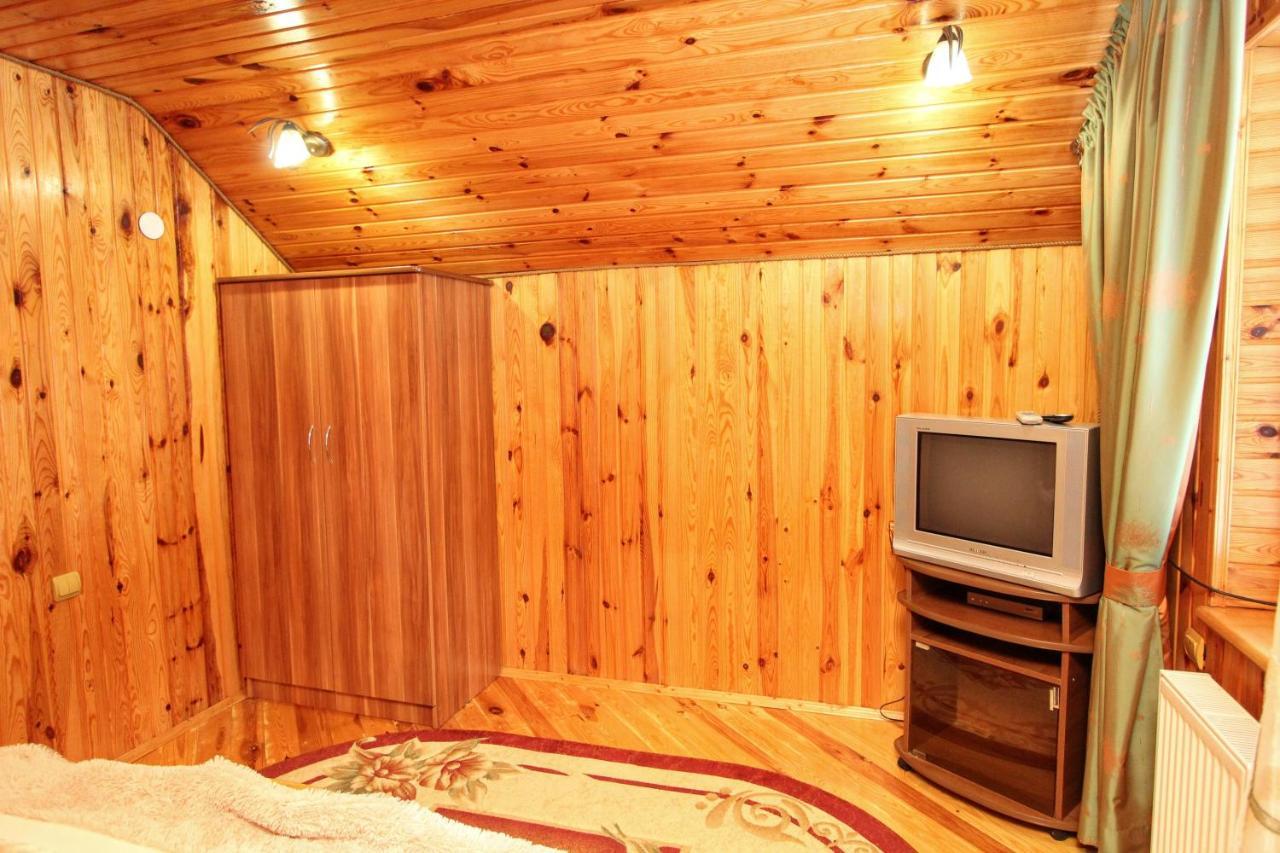Cottage "Kliverent" 亚列姆切 外观 照片