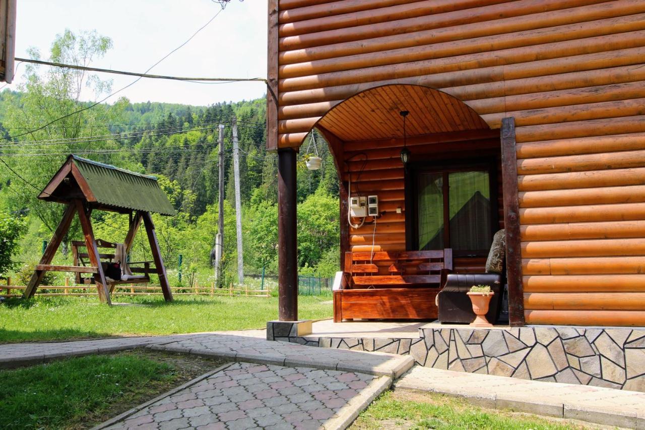 Cottage "Kliverent" 亚列姆切 外观 照片