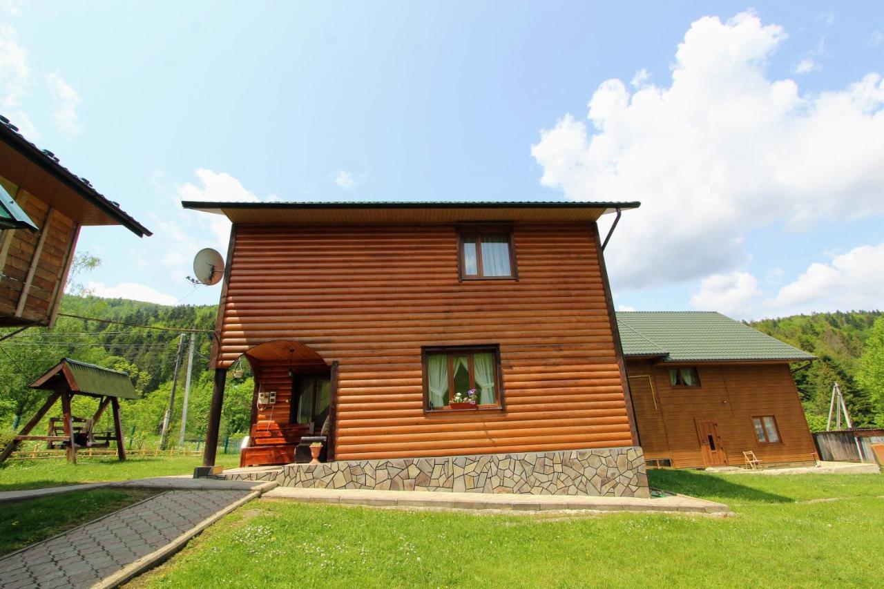 Cottage "Kliverent" 亚列姆切 外观 照片